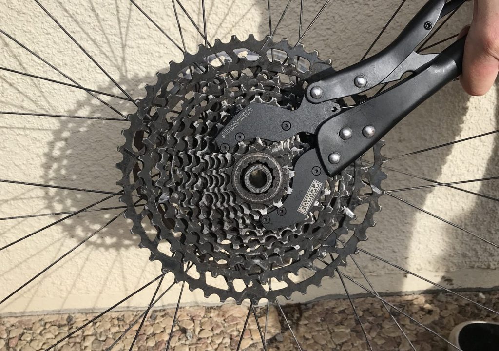 replacing cassette on mountain bike