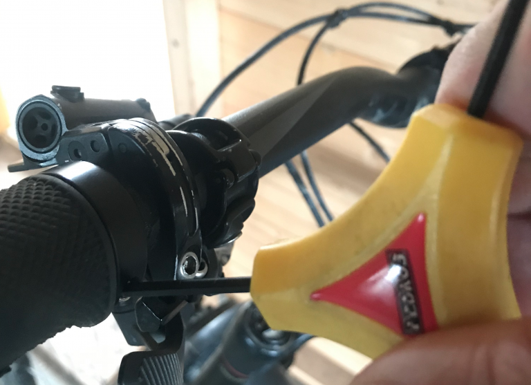 How To Replace A Shimano Disk Brake Lever? (Easy StepByStep) Bike Faff