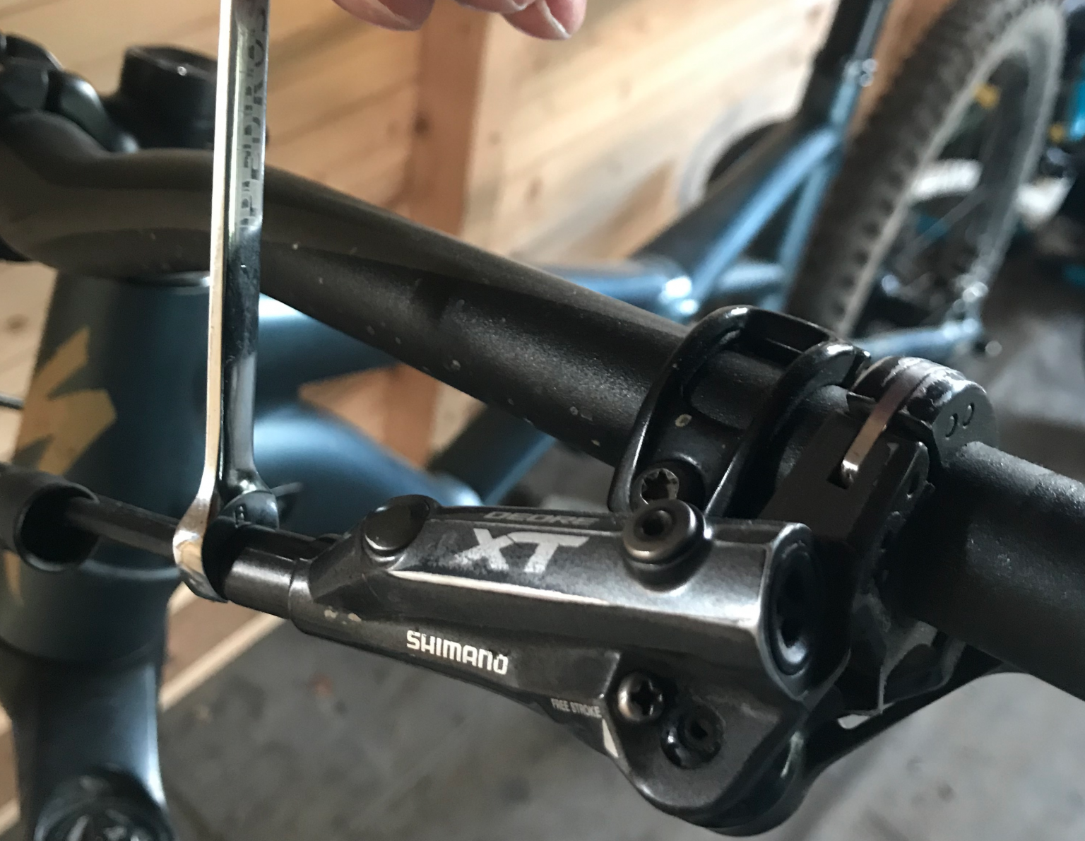 adjusting shimano disc brake levers