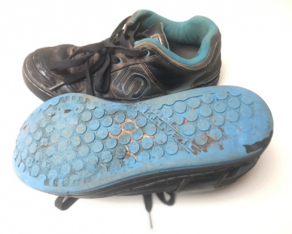 best mtb shoes flats