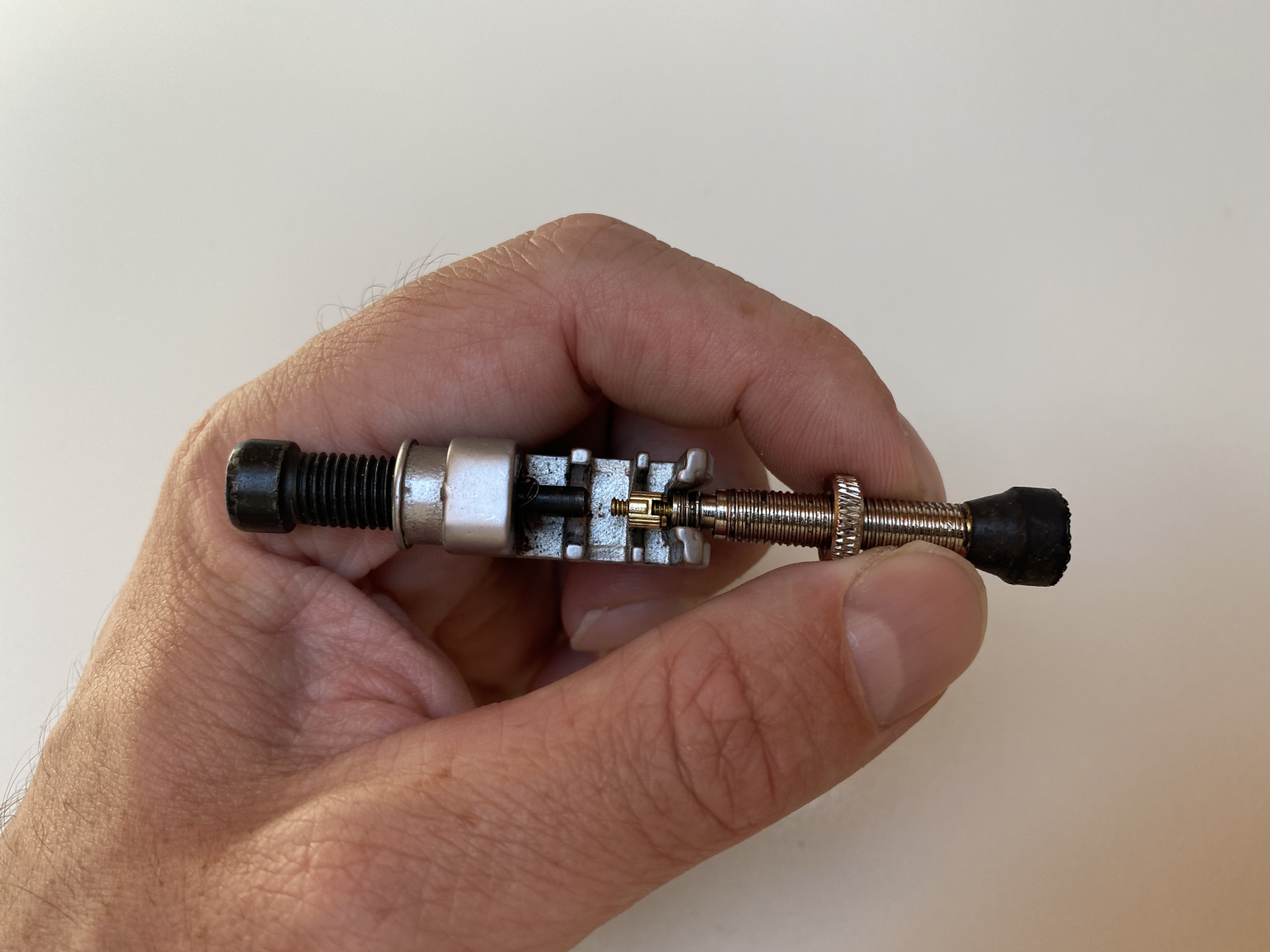 How to Remove a Presta Valve Core Without A Tool Bike Faff